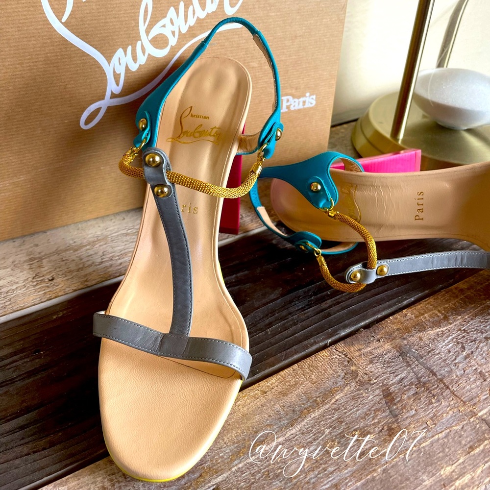PRE LOVED MULTI COLORED SANDALS WITH GOLD STRAP